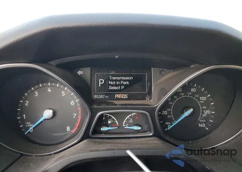 2016 Ford Focus Titanium z USA, uszkodzony, nr VIN 1FADP3N20GL298878